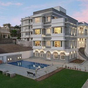 Boheda Manor - Luxury Retreat