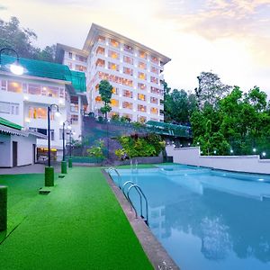 Treenz Hotel